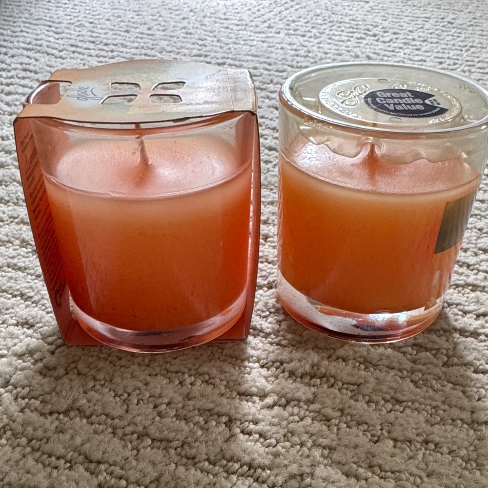 Glade Hawaiian Breeze Candle in Orange - Picture 3 of 5